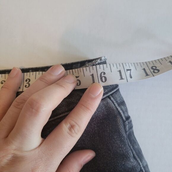 Asos Design Black Washed Denim Shorts Size 34 - Picture 4 of 8